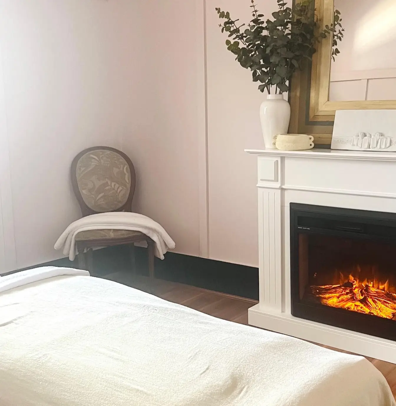 Luxury Couples Spa Experience thumbnail